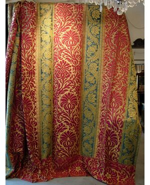 Tessuto antico in broccatello di seta. Lucca '600