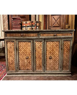 ARM261 - Antica credenza laccata, epoca '700, misure cm L 145 x H 100 x P 47