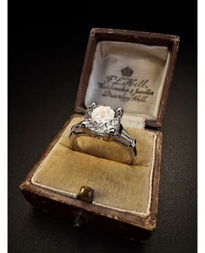 Anello  con  Diamanti