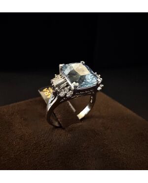 Anello  con  Acquamarina  e  Diamanti