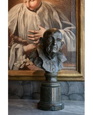 Busto in bronzo del Cardinale De Nobili Lucca