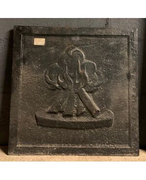p038 - cast iron plate, &#39;7/800 period, size cm l 45 xh 45     