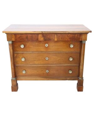 Antique Empire period walnut chest of drawers, early 19th century     
