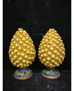 Ceramica di Caltagirone - Coppia di Pigne gialle - H 40 cm - Sicilia - 1954