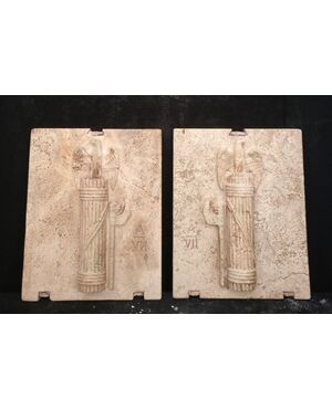Magnifica Coppia di Fasci Littori in Travertino - Stemmi da muro - 32 x 40 cm - Roma - 1927/28