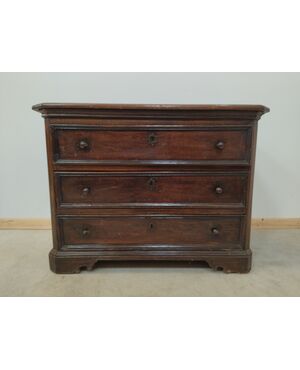 Lombard chest of drawers in walnut - chest of drawers - period 700 - XVIII century     