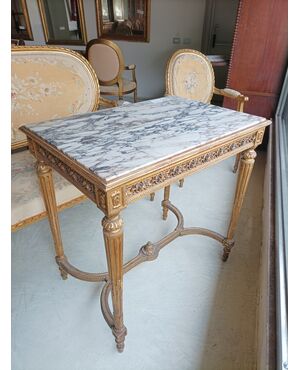 Tavolino rettangolare in legno dorato con piano di marmo