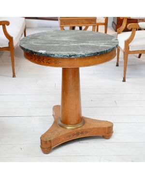 Round table in inlaid maple briar with green marble top     