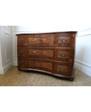 Inlaid chest of drawers     