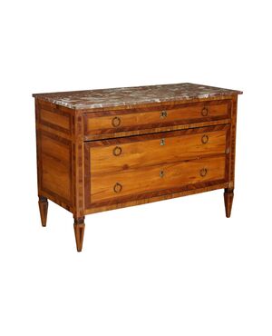 Neoclassical chest of drawers     