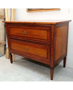 Italian chest of drawers with two drawers Period 700     