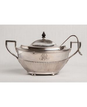 Silver plate soup tureen or vegetable dish     