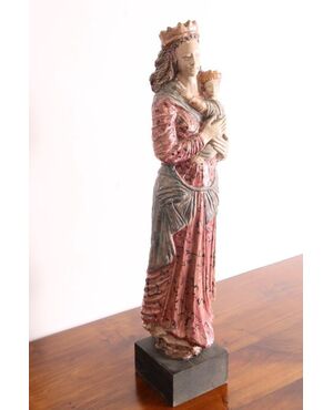 Ancient sculpture Virgin in polychrome majolica from the 1950s, h 70 cm. Signed by Benini FAENZA