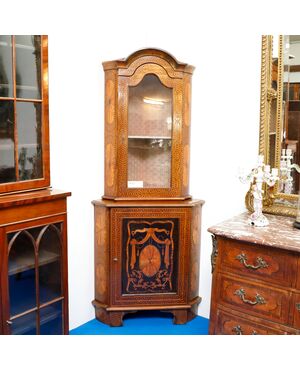 Pair of English inlaid corner cabinets, first half of the 19th century     