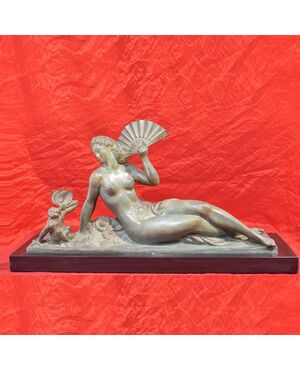 BRONZE SCULPTURES, LAYING WOMAN WITH FAN, ART DECO. (STB31)