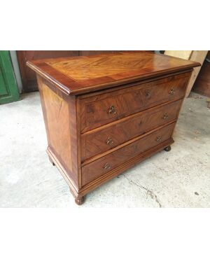 Small chest of drawers     