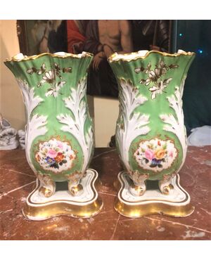 Coppia di vasi in porcellana di Parigi epoca Luigi Filippo