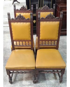 Details on 4 antique chairs in solid walnut carved from the late 19th century France