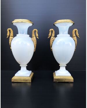 Pair of opaline and bronze vases - early 19th century     