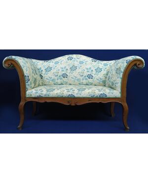 Louis XIV sofa in solid walnut and fabric - Italy 18th century.     