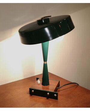 Lampada da tavolo con base in legno