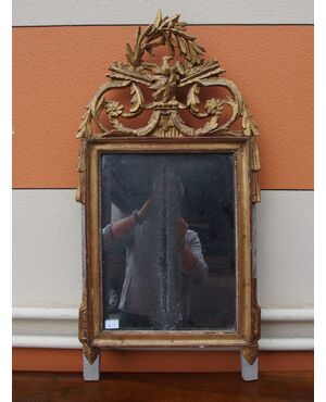 Specchiera dorata in legno luigi XVI Francia  cm L 47xH95