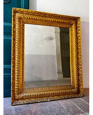 Cornice dorata in foglia oro con specchio, XIX secolo 