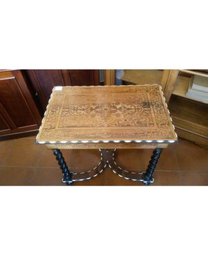 Antico e Bellissimo Tavolino a Torciglione Intarsiato