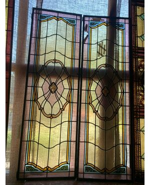 pan356 - pair of liberty colored stained glass windows, measuring L 46 x H 146 cm     