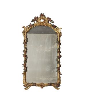 Mirror Carved in Style     