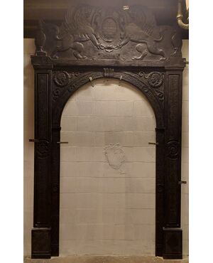 dars508 - sixteenth-century slate portal, measuring L 190 x H 323 cm     
