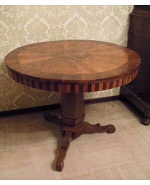 Round inlaid coffee table     