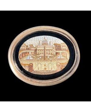 Spilla ovale in argento dorato con micromosaico raffigurante Piazza San Pietro.Roma