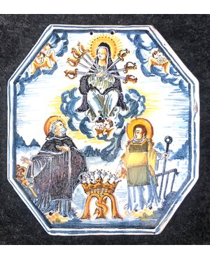 Formella devozionale con Madonna addolorata,San Lorenzo e San Benedetto.Manifattura Francesco Vicchi.Faenza.