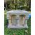 Magistrale pozzo in marmo con colonne e decorazioni - 124 x 124 cm