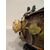 Sfarzoso centrotavola francese decorato con fiori e grifoni 