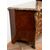 Cassettone antico a Tombeau in legno esotico pregiato con piano in marmo rosso Francia. Periodo XVIII secolo.