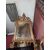 - Comó Luigi XV epoca XVIII secolo, Francia 1750. Pregiato legno bois de rose, piano in marmo sagomato, gambe arcuate e ricca applicazione in bronzo dorato.