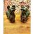 -Coppia di figure orientali in terracotta smaltata del XIX secolo, China. Misure h 30 cm x L 35 cm. 