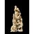 Scultura okimono in avorio raffigurante personaggio maschile con fanciullo e scimmia.Giappone.