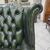 Poltrona chesterfield Queen Anne nuova inglese originale in pelle bordeaux, verde e marrone 