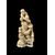 Scultura okimono in avorio raffigurante personaggio maschile con fanciullo e scimmia.Giappone.
