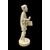 Scultura okimono in avorio raffigurante personaggio maschile con cesto.Giappone.