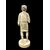 Scultura okimono in avorio raffigurante personaggio maschile con cesto.Giappone.
