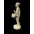 Scultura okimono in avorio raffigurante personaggio maschile con cesto.Giappone.