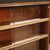 Coppia di librerie italiane in legno di noce e ante in vetro