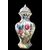 Grande vaso in maiolica stile orientale a base esagonale con decoro floreale.Manifattura di Giovan Battista Antonibon.Nove di Bassano.
