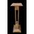 Colonna portavaso in legno di noce a sezione quadrata.