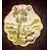 Centrotavola in maiolica su tre piedi a forma di conchiglia decorata con personaggi su sfondo agreste.Manifattura di Angelo Minghetti.Bologna.