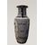 Antico vaso cinese in porcellana bianca con decori blu del 1800